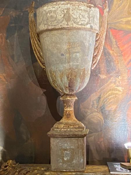 Grand vase en tôle d’époque directoire ( dans son jus ) fin  18 ème