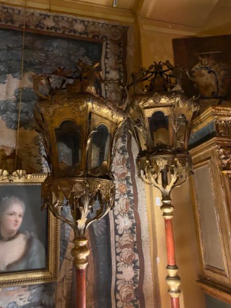 Paires de lanternes vénitiennes en métal doré 18 ème