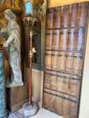Panneau en bois recouvert de reliures en cuir 18 ème ( pouvant servir de porte )