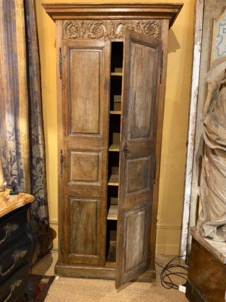 Petite armoire XVIII ème en chêne à 2 portes et 5 étagères