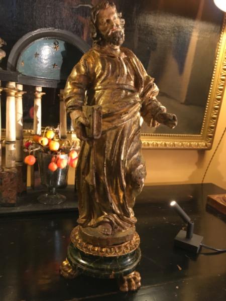 Statue d’un évangéliste en bois doré d’époque XVIII ème siècle