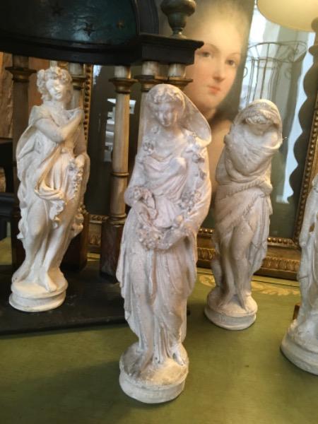 Suite de 4 statuettes d’atelier représentant les 4 saisons en plâtre d’époque XIX ème