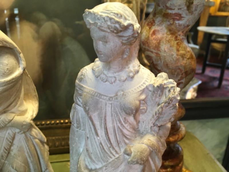 Suite de 4 statuettes d’atelier représentant les 4 saisons en plâtre d’époque XIX ème