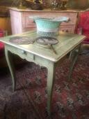 Table à jeu peinte d’époque XVIII ème avec 4 tiroirs
