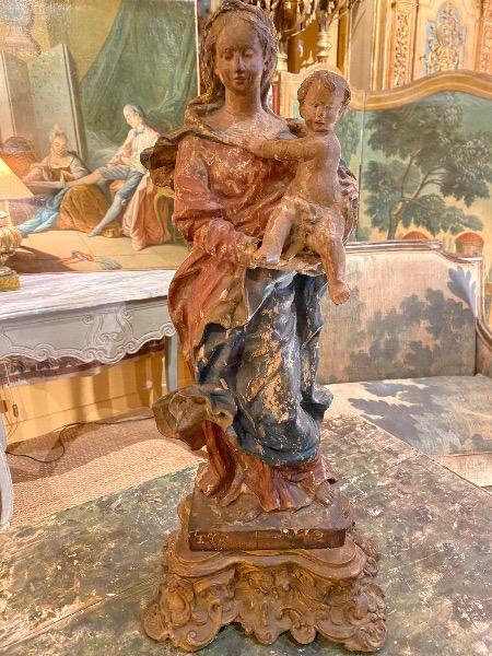 Vierge à l’enfant en bois sculpté polychrome d’époque XVIII ème